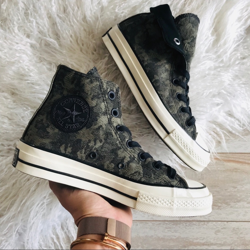 NWT Converse camo hi Tops - Picture 2 of 7